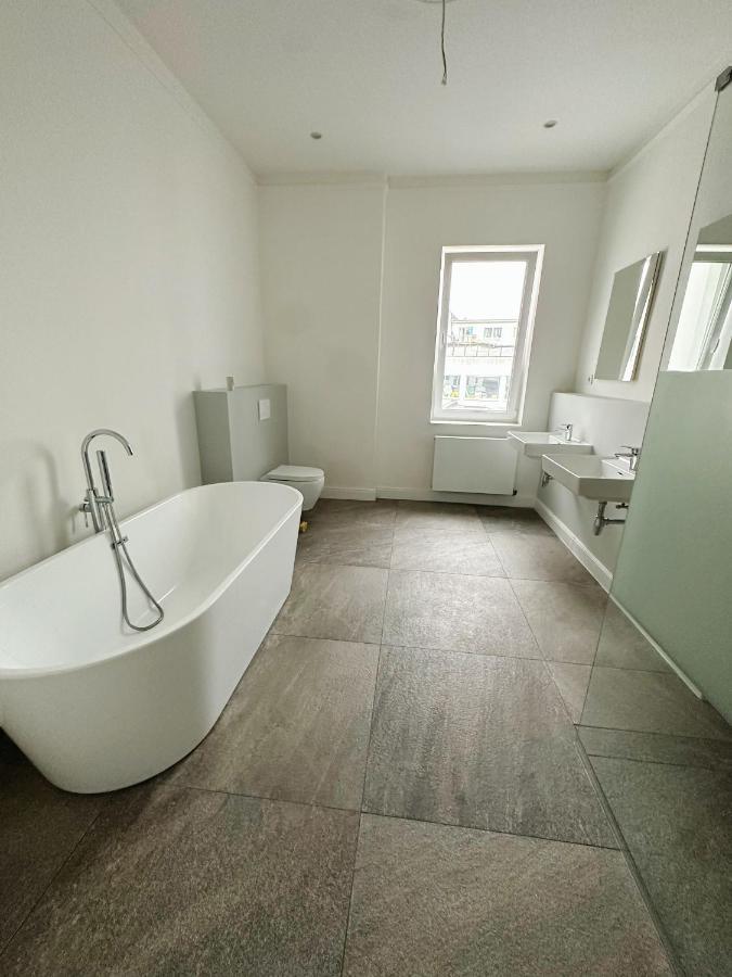 Zentralmoers 140M2 Hbf Nah Apartment Bagian luar foto